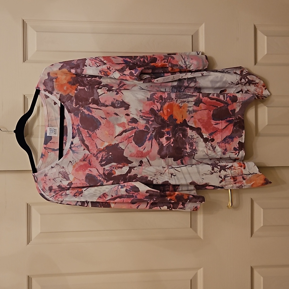 Time and Tru  Floral Top